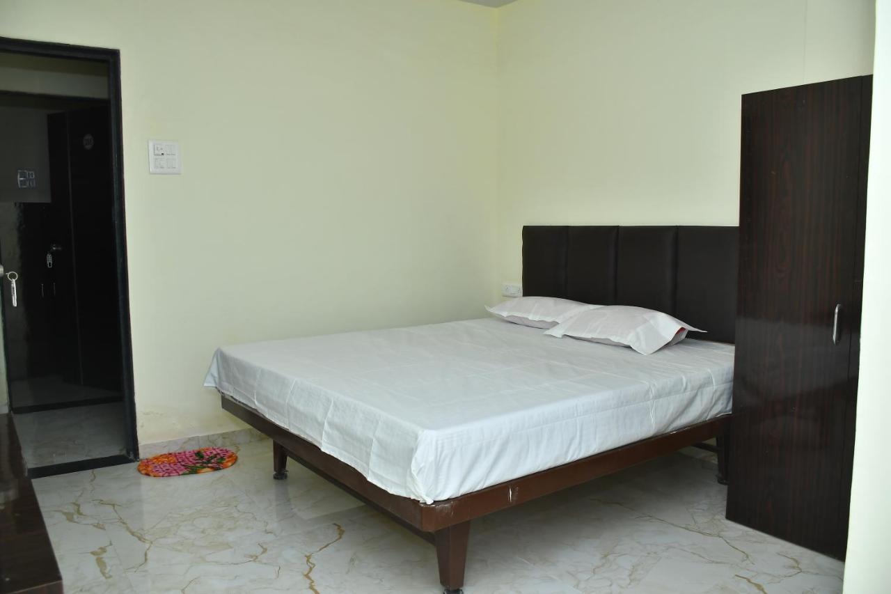 Hotel Kalika Residency Akalkot Exterior photo