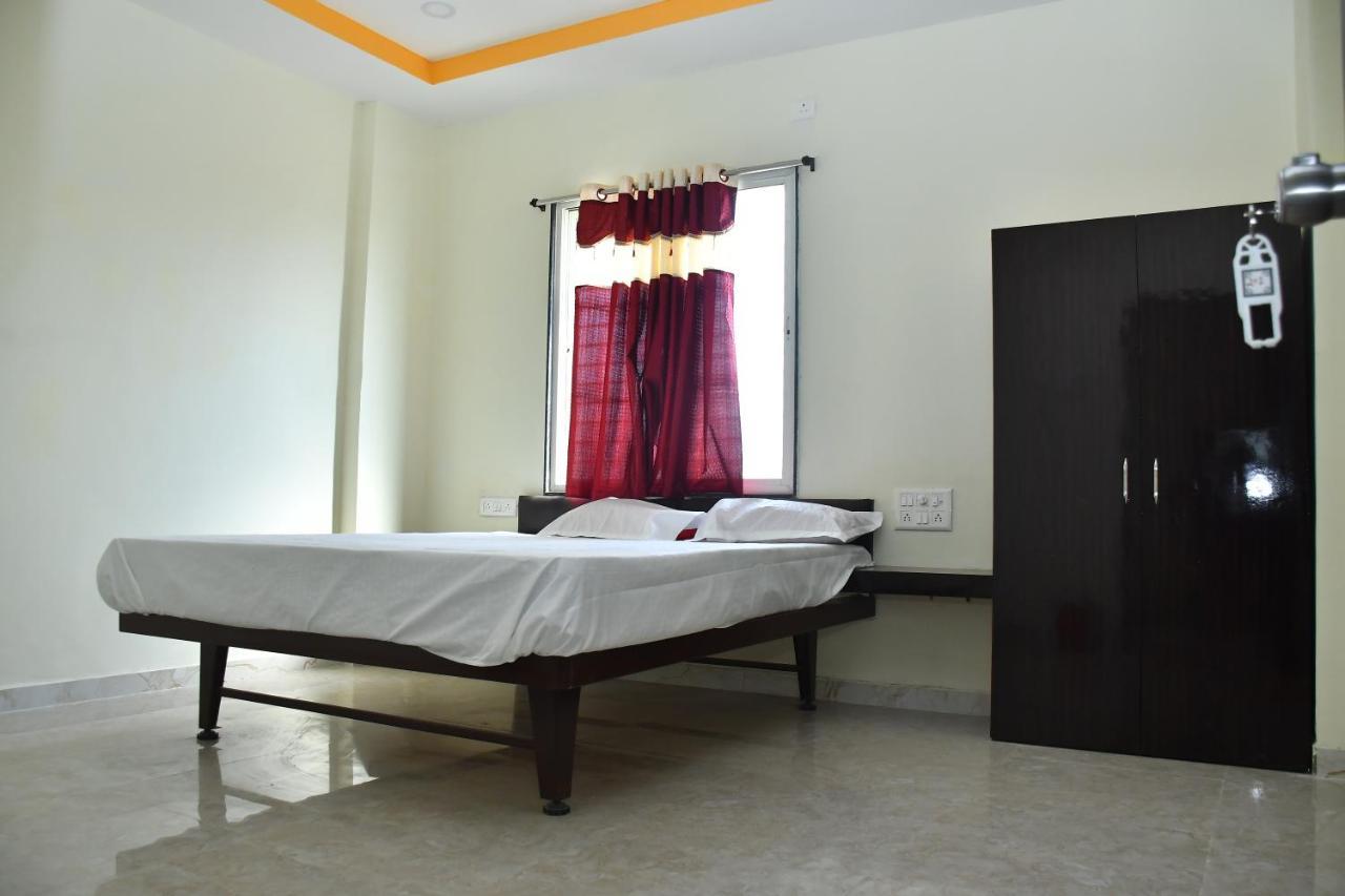 Hotel Kalika Residency Akalkot Exterior photo
